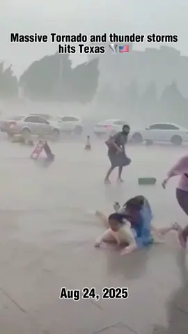 Massive Tornado and thunder storms hits Texas 🌪️🇺🇸 #Tornado  #Storm  #Texas  #SevereWeather  #StormWatch 