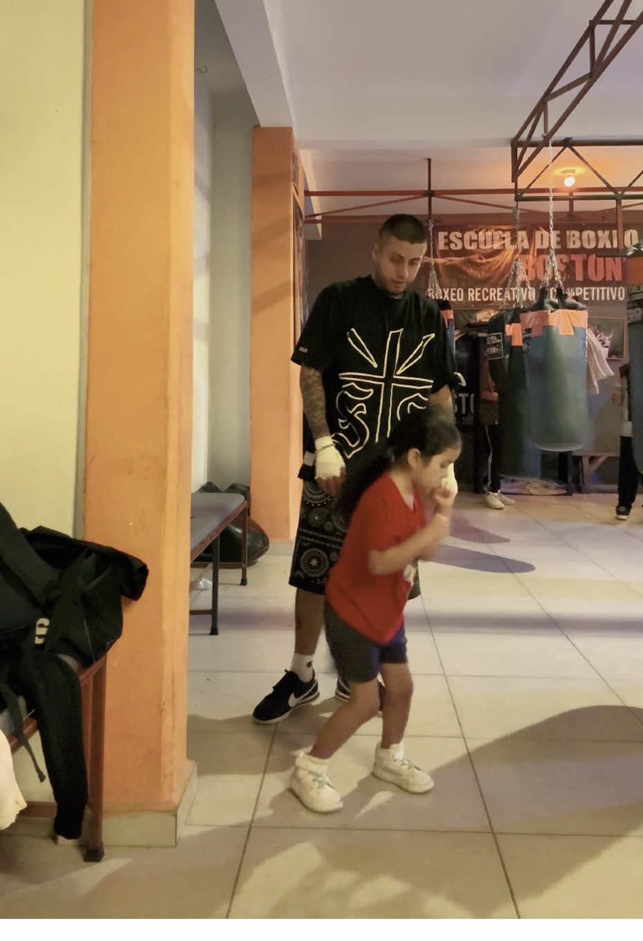 “Enseñándole a boxear a mi hija en el Boston Boxing Club 🥊👧 #SanLuisPotosí #SLPviral #BoxeoSLP #SLPorgullo #SLPtrend”