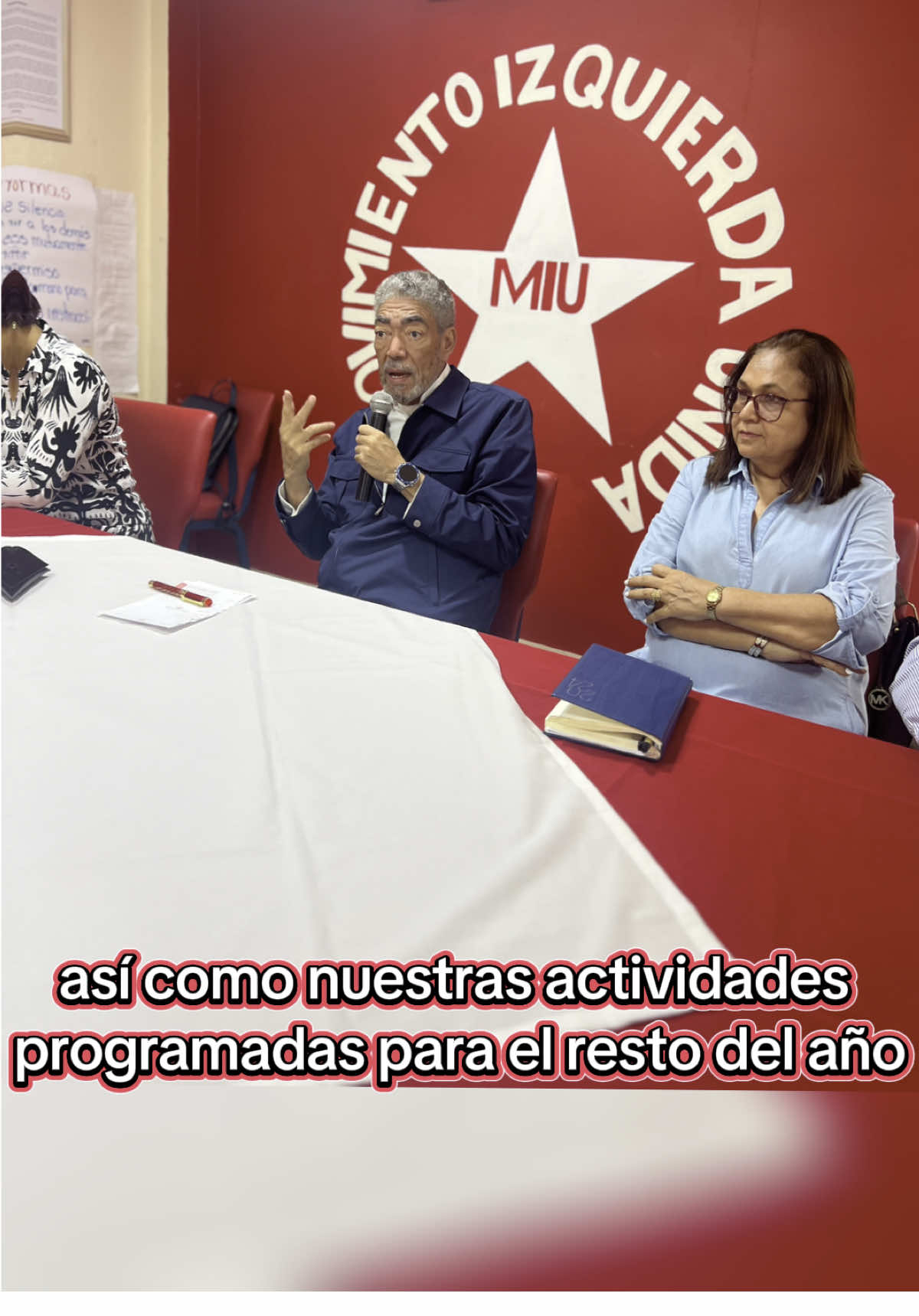 MIU actualizando agenda de trabajo Iniciando con nuestro himno, como es costumbre, compartimos en reunión de este domingo 24, un análisis sobre la coyuntura internacional, las pretensiones de la administración Trump hacia Latinoamérica y el Gran Caribe, su amenaza hacia Venezuela, así como nuestras actividades programadas para el resto del año. Reafirmamos nuestra solidaridad con la Revolución Bolivariana y su heroico pueblo. Aprobamos importantes resoluciones que daremos a conocer en próximas horas.