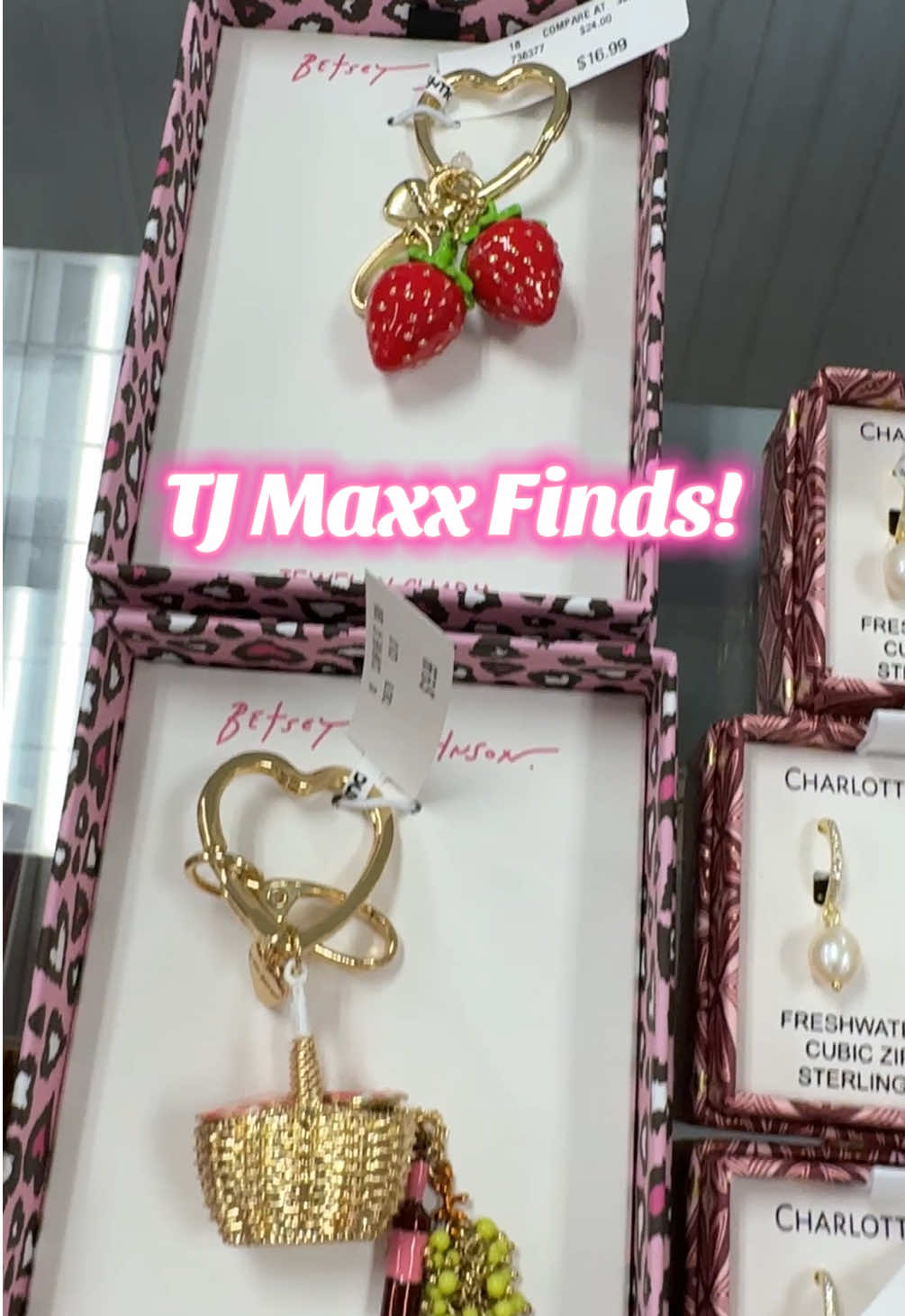 Cute bag charms at TJ Maxx 😍 @TJ Maxx #tjmaxxfinds #shopwithme #bagcharms #pursetok #cutefinds 