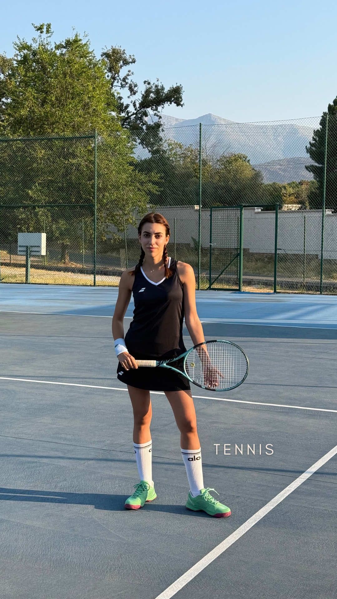 Un poquito de tenis 🎾 #tennis #tennisgirl #tennislife #tennistiktok #tennislife🎾 #arenasdesanpedro #babolat #alo #tennistraining 