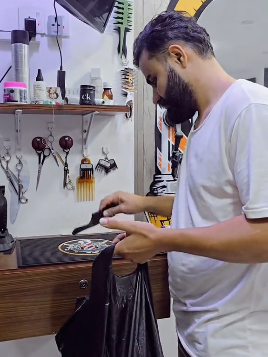 مەگەر دوکانەکەمان بکەینە چا و دۆمینە و تاوڵە the end barber  #foryou #barber #fyp