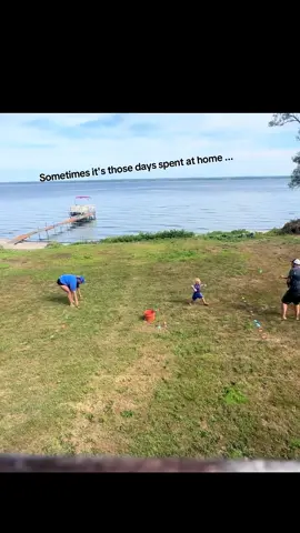 #waterballoonfight #wholesomefun #FamilyFun #lakelife 