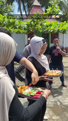 Surprise ultah gadis Gustin dan intan🥳🎂 #solid🫵🏻👊🏻 #jagabengkulu #bujanggadisbengkulu