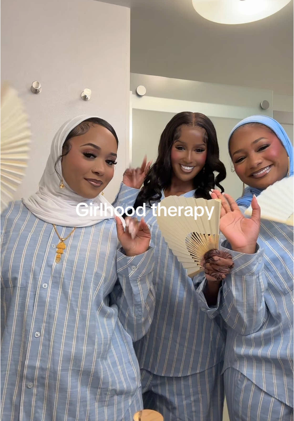 The best feeling @Lifewithmaya @Iqlaas ✩ #makeup #sisters #somaligirls 