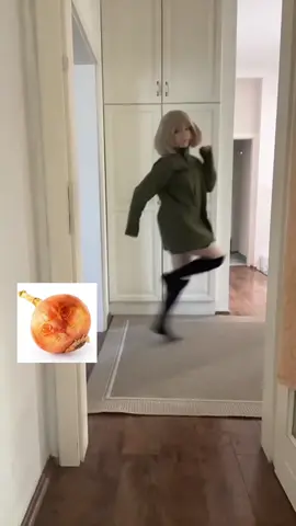 i am bored so i am jumping around like a grasshopper, i also made Peach into an onion #katyusha #girlsundpanzer #cosplay #onion 