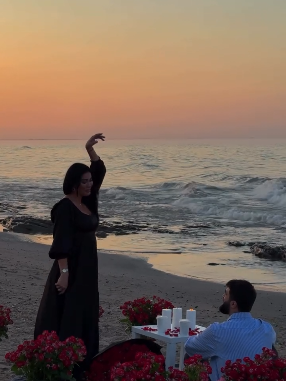 Dəniz dalğaları kimi sevgi də bəzən coşar, bəzən sakitləşər.#sevgilivideolari #kəşfetazərbaycan #dəniz 