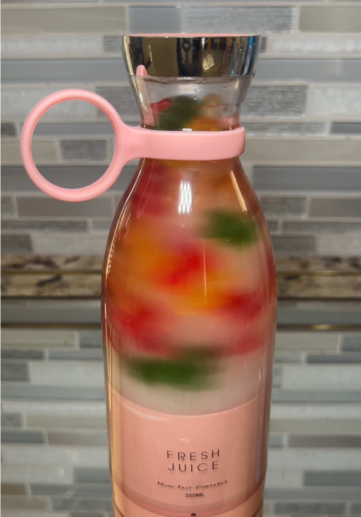 Gummy Bears 🧸 #freshjuice #smoothie #milkshake #portableblender #miniblender #blenderbottle #foryoupage 