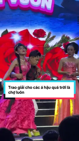 Trao giải cho các á hậu quá trời là chợ luôn#ganhhatlotohuongnam #LoToHuongNam #giaitritiktok #LoToShowHuongNam 