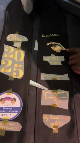 Karibu ujipatie graduation sashes nzuri kwa 13,000/= ✅🔥 #tiktoktanzania🇹🇿 #graduationsash #graduation 