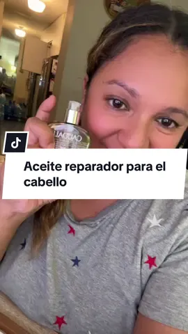 Caudalie Huile de Soin Nourrissante - Moisturizing Oil Elixir.  Es un aceite multiusos para el cuerpo, cabello y rostro.  Contiene aceites de argán, uva y está perfumado con higo.  Está diseñado para hidratar, nutrir y suavizar la piel, y aportar brillo al cabello.  Se presenta en un formato de 50 ml (1.6 Fl. Oz.).  Es un producto con ingredientes de origen natural y vegano. #cabellosano #healthhair #caudalie 