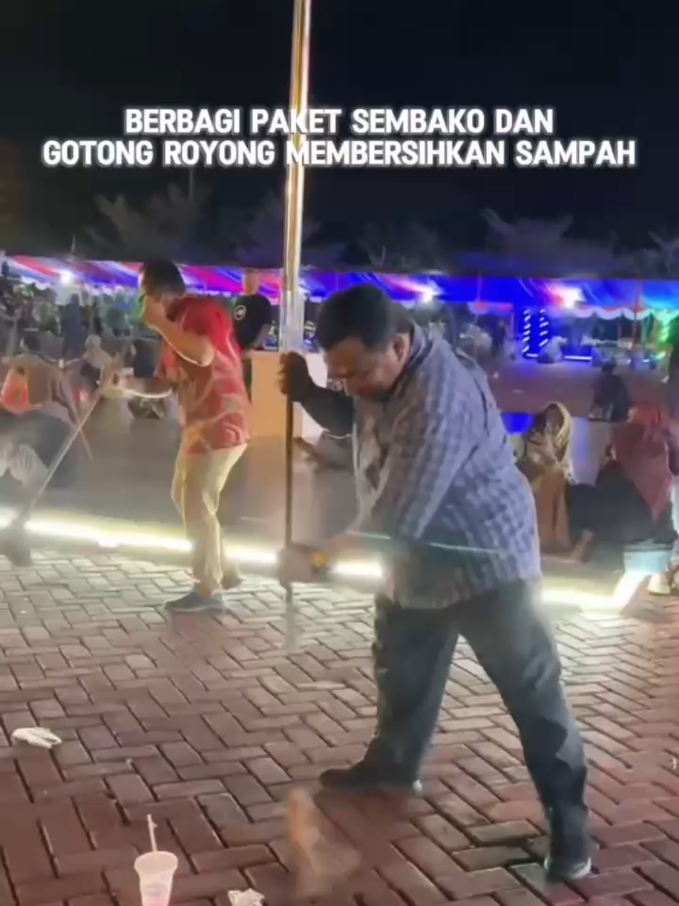 Mari Bersihkan bersama #hutri80indonesia🇮🇩 #kuburaya #hiburanrakyat #kalbar 