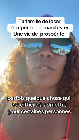 J’ai réalisé une chose : certains membres de ma famille étaient remplis de blessures jamais guéries. Alors forcément, ils s’acharnent, ils rabaissent, ils se moquent, ils se mettent en groupe pour te faire sentir minuscule… Parce que les blessures non guéries s’attirent. Mais moi, j’ai choisi de briser le cycle. De ne plus me définir par leurs limites. Parce que je sais que je mérite plus, je sais que je peux manifester une vie qui me respecte et m’élève.  #manifestation #familletoxique #narcissique #abuseawareness #liberation 