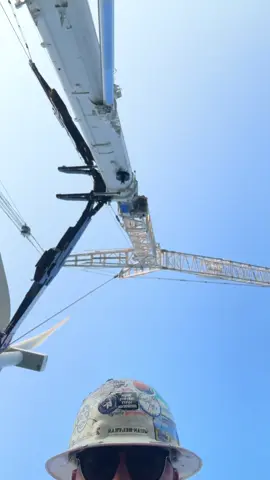 Get high with it 👆🏻#crane #blowthisup #bluecollar #fyp 