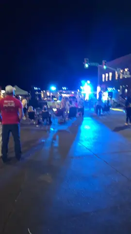 tag this cute couple  that was dancing  in vernal  utah  by swains  restaurant  thay was alot of peoples entertainment  so cute #vernalutah #fyp #cutelove 