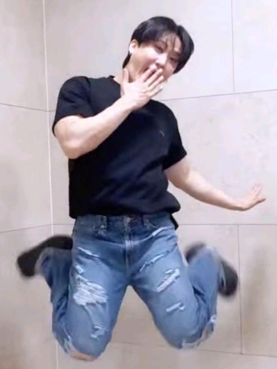 #CHANGBIN || is one headlock from him too much to ask for? 😮‍💨 ♡ #skz #karma #ceremony #straykids @Stray Kids @straykids_japan 