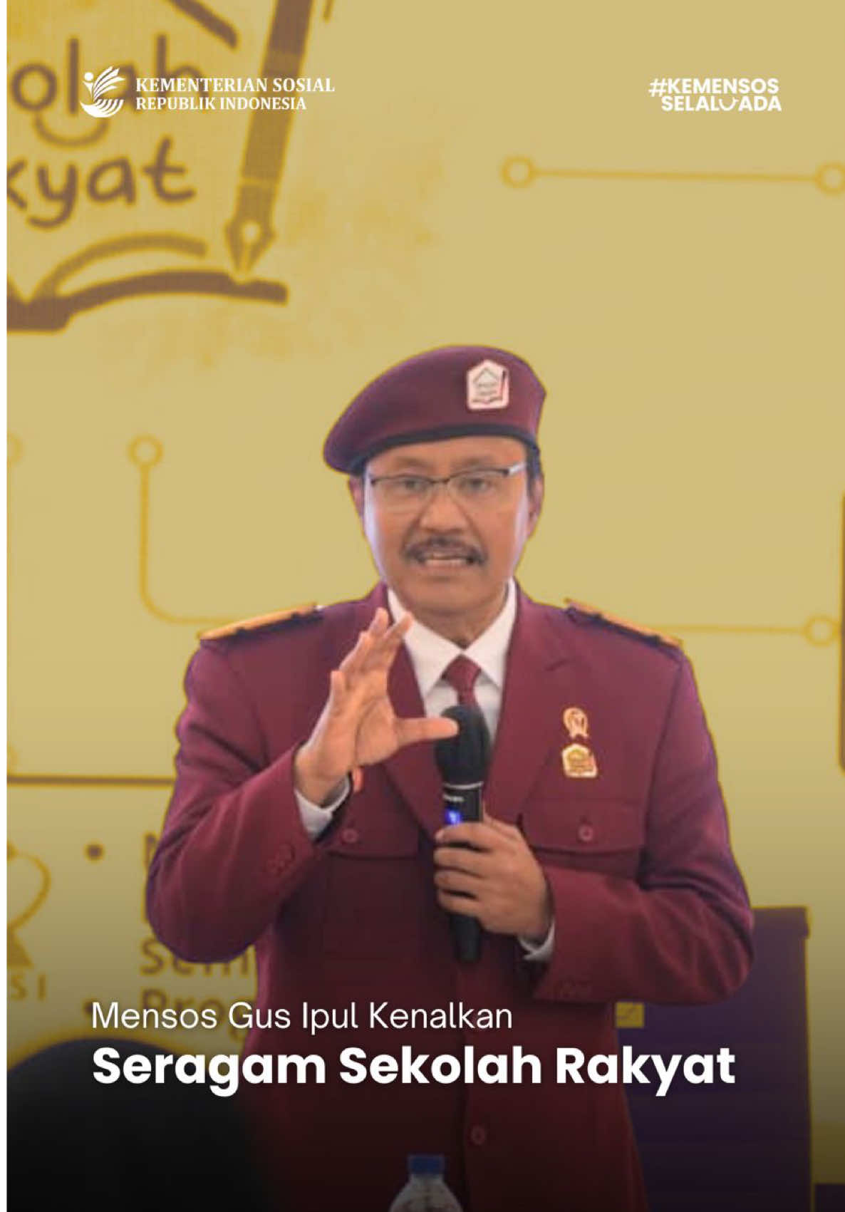 Ada momen spesial pada pembekalan Kepala Sekolah dan Guru di Pusdiklatbangprof Kemensos (19/8).
 Menteri Sosial Saifullah Yusuf (Gus Ipul) bersama Wakil Menteri Sosial Agus Jabo memperkenalkan seragam almamater resmi Sekolah Rakyat.
 Simak videonya untuk melihat langsung almamater kebanggaan Sekolah Rakyat!