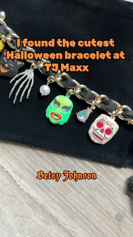 Treat yourself ✨🖤💚 #tjmaxx @TJ Maxx #universalmonsters #vintagehalloween #bagcharm #bracelet 