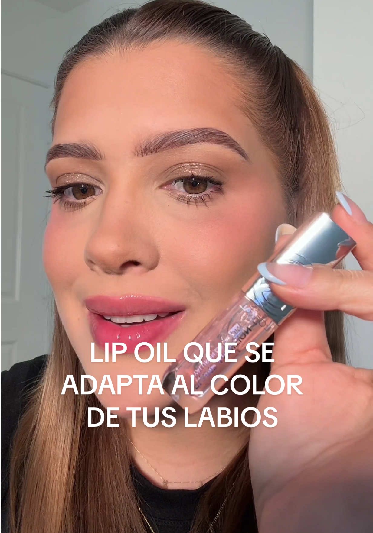 NO más labios pálidos ❌ yo amo este producto en todos sus tonos 👀 @loréal paris usa #lorealparispartner #lipoil #lipbalmaddict #lorealplumpambitionlipoil #plumpambitionlipoil 