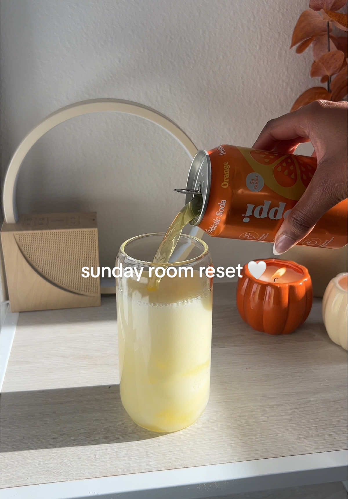 sunday fall room reset 🕯️🍁 Day 11/30 of our fall countdown series ✨ #cleanroom #cleaningtok #cleaning #autumn #fallroom #preppy #fall #cleanwithme #organize  #weeklyreset #sundayreset #fyp #dailyvlog #Lifestyle  #CleanTok #resetroutine #roomdecor #digitaldiary #autumnvibes #cozygirl #pumpkin 