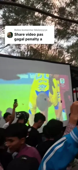 Membalas @bluizzyyyx udah gak mood a asli 2x penalti gak masuk semua,jadi setengah wae nya share na.😭😭🙏mayan 1 point oge #persibbandung #bobotohpersib1933 #brajamusti #psim #viking 
