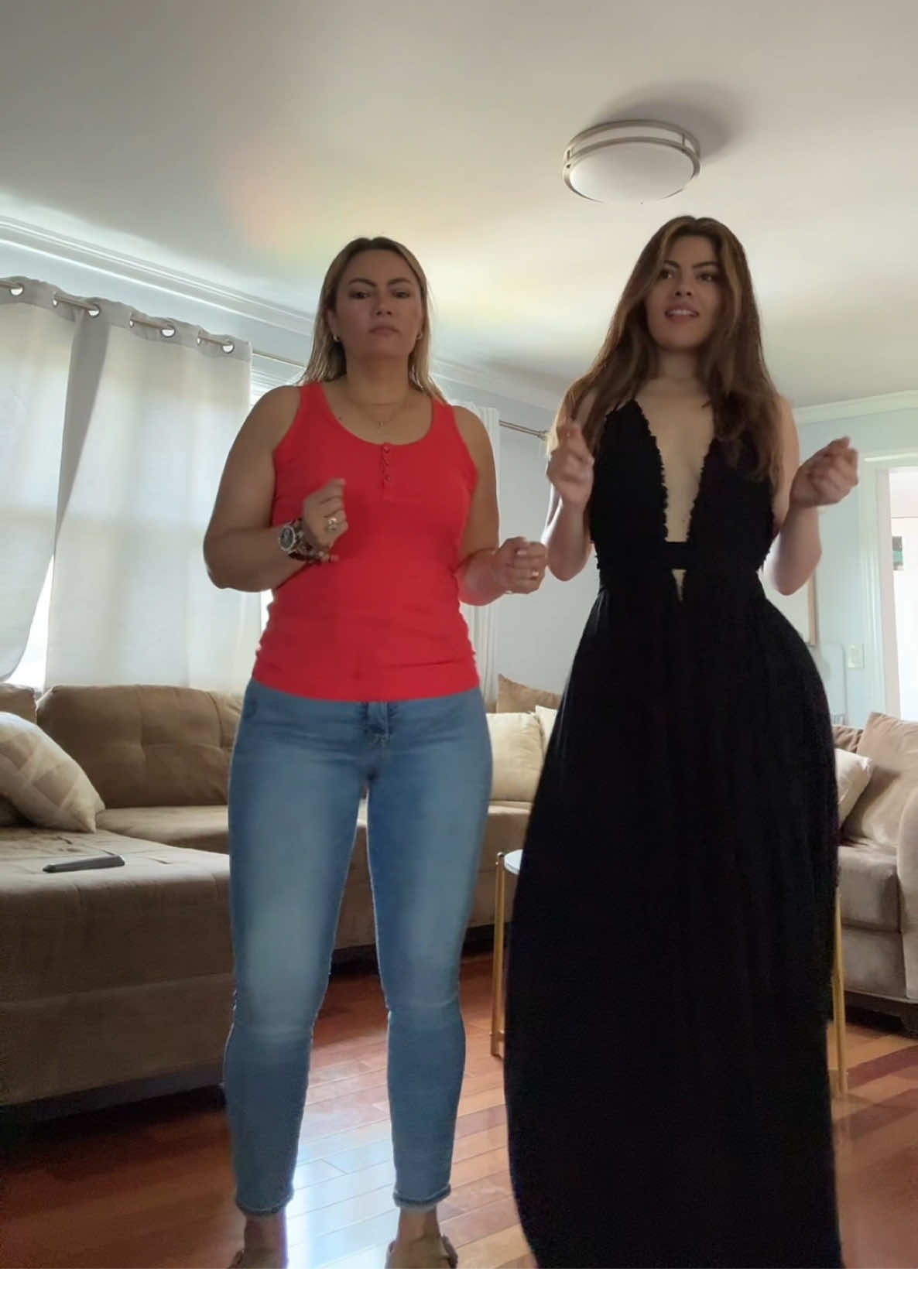 Bailexito con mi madreee. Happy Sunday #fyp #parati #ecuador #viral #ecuador @Mariuxi Rodriguez Villacis 