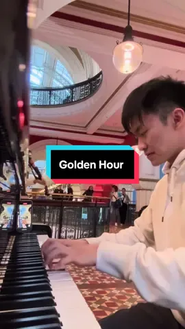 When you run into a violinist in the mall @Maria Music and played golden hour #piano #publicpiano #sydney #violin #goldenhour 