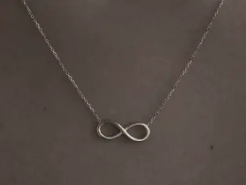 necklace😭💘♾️💋🌷#veiwsproblem💔😶 #viral_video #foryoupage #somalitiktok #Fypシ #alisa🌟🌷 #CapCut 