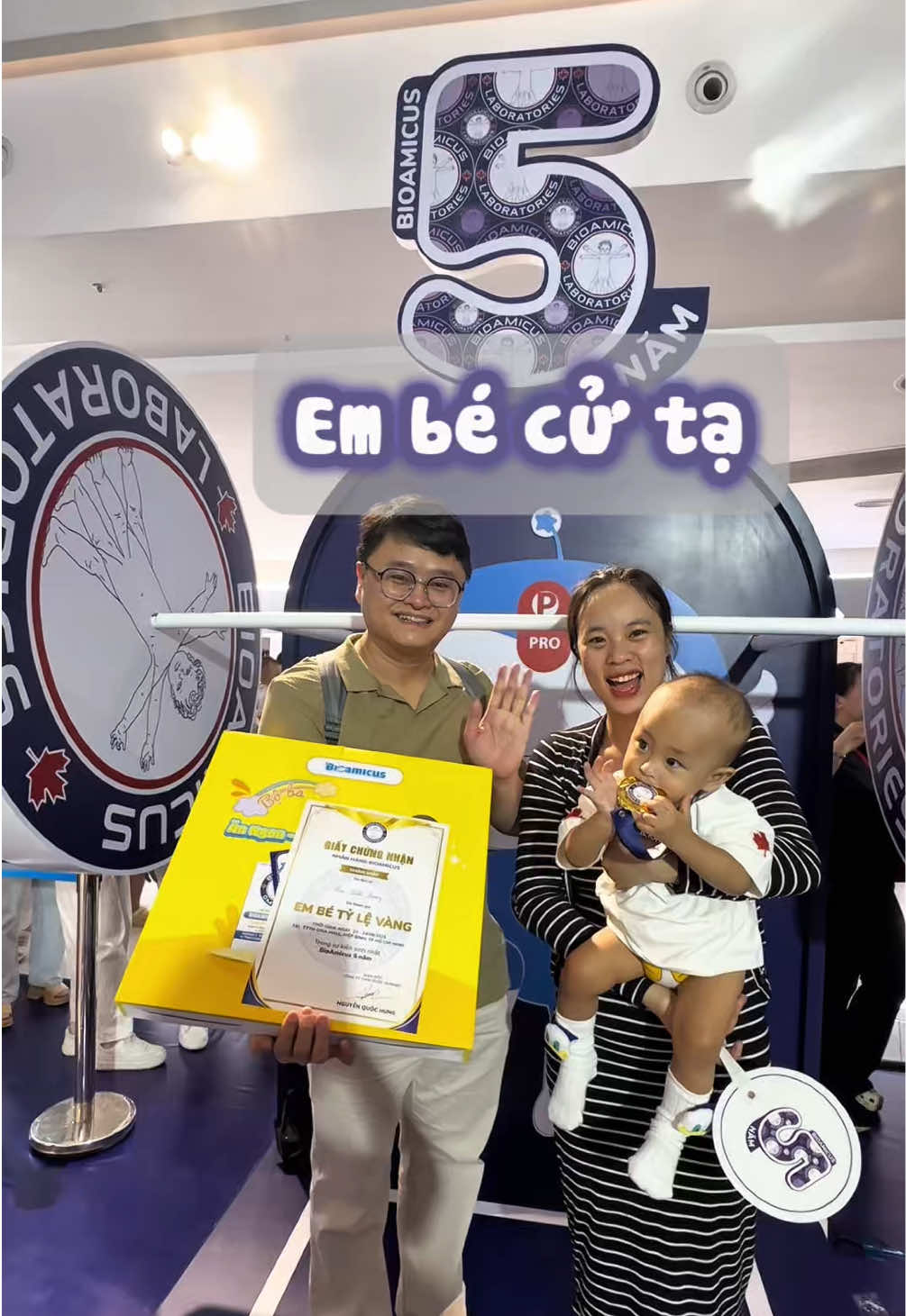 Em bé thi cử tạ #bioamicus #laithanhngan #mavabe #embetylevang #bioamicus5nam @BioAmicus Việt Nam @BioAmicus Việt Nam Chính Hãng 