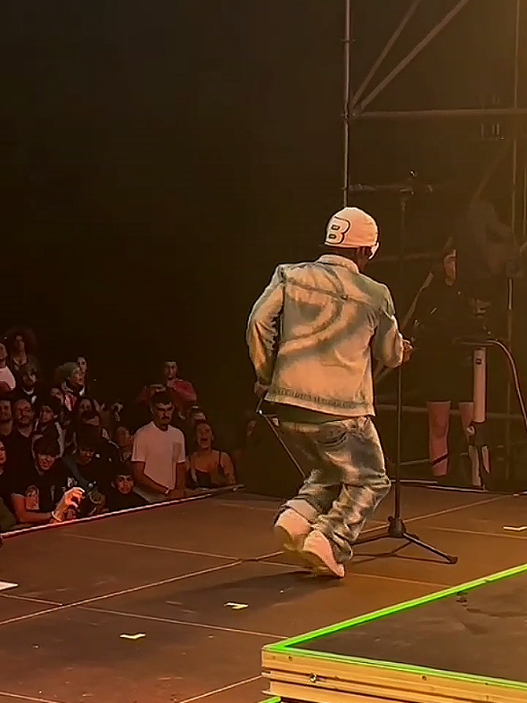 Rema’s vibes unmatched 🔥 Every move, every beat—pure energy 🎶 #rema #tiktokviral #makemefamous #sama28 #reenoraves 