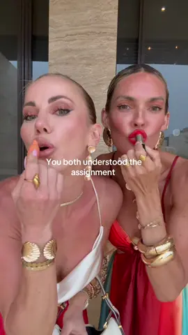 Bold and bright girls night @CourtneyBrooke #girlsnight #boldlip #girlstripideas 