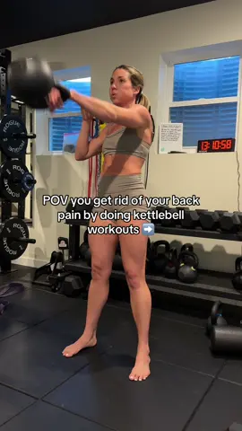 Replying to @boomsblooms let’s gooooooo!  🔗 in my bio to try my program completely fr33 for a week!  #kettlbelltraining #kettlebellworkout #fatloss #painfree #kettlebellswing 