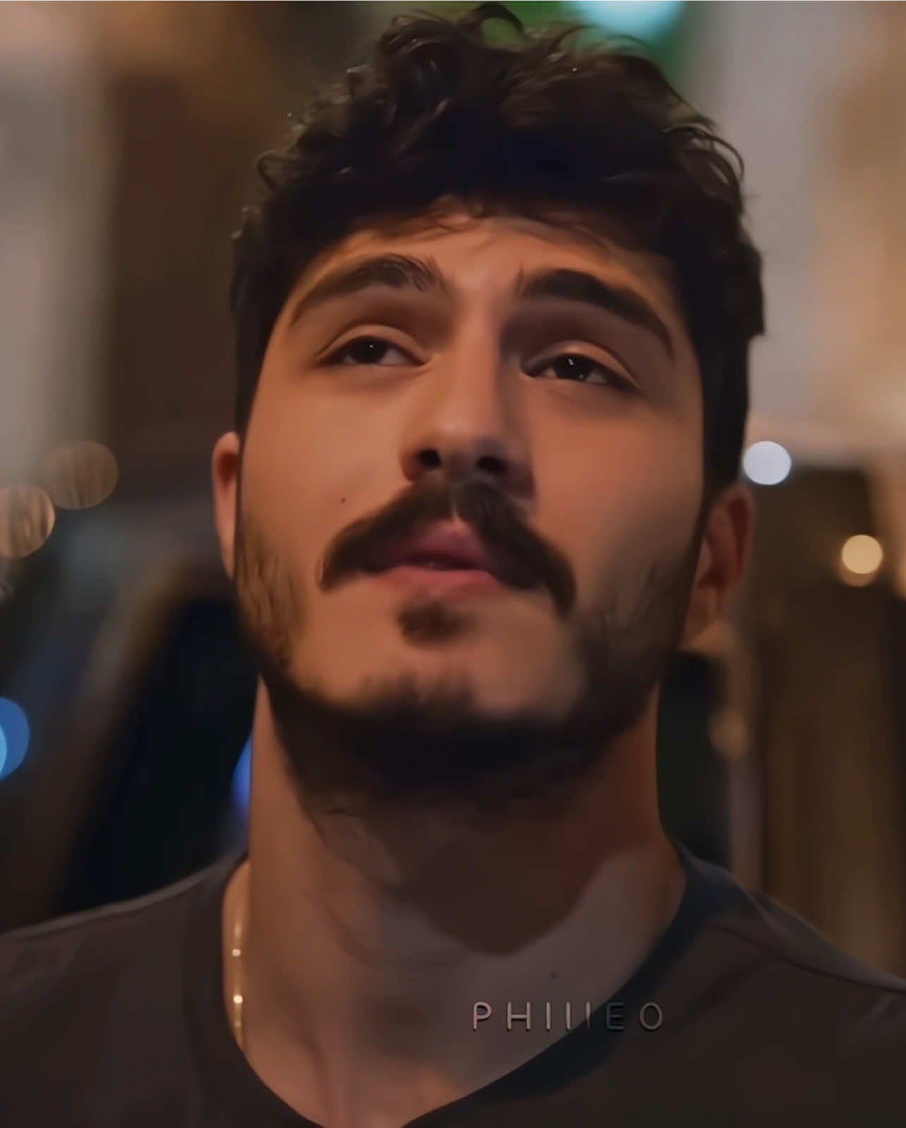 عينك على جارتنا و لا عينك علينا 😔.#sahipsizler #مسلسلات_تركية #المشردون #eneskoçak #doğabayram 