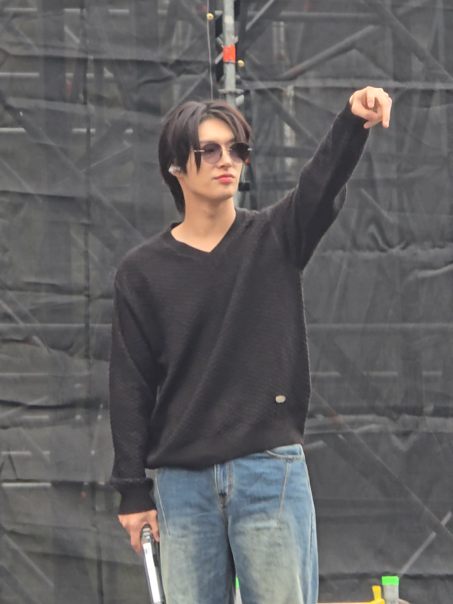 Mingi y Hongjoong en el soundcheck de Ateez in your Fantasy en México  #ateez #atiny #hongjoong #mingi #mingiateez 