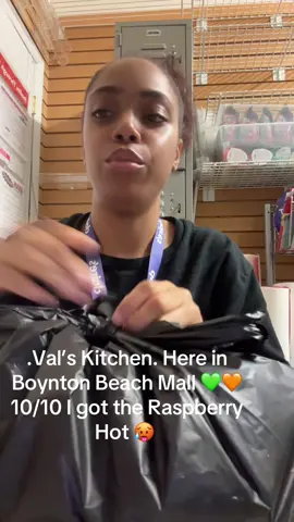 You ever had Raspberry Hot? Well I’m giving you a good review from Val’s Kitchen 10/10 they fresh, cooked well. Yummy yummy. In Boynton Beach Mall Food Court #fypシ #Foodie #raspberryhotwings #Valskitchen #boyntonbeachmall 