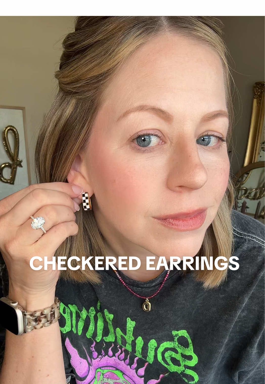 These checkered earrings just add a little extra pizazz to any outfit 🏁 #checkered #earrings #checkeredearrings #jewelry #hoopearrings 