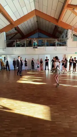 #mariagoretibastos1 #ballroomdance #rock #twist #tiktok 