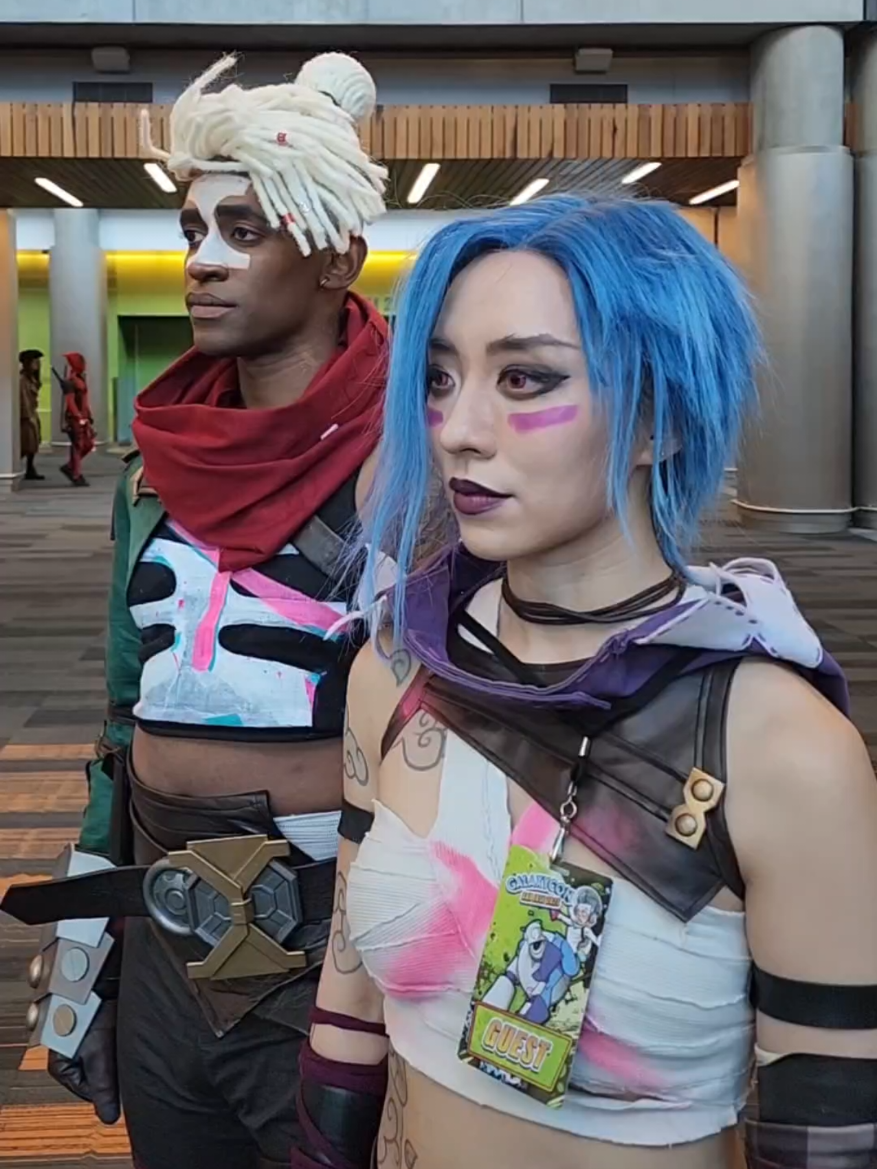 Couples Bonding 101: The Body Roll. It's a pretty personal thing 😌 Jinx: @Stella Chuu  #ekko #jinx #timebomb #whoachriswhoa #stellachu 