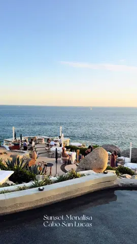 stunning views at sunsetmonalisa🦪🤍 #caborestaurants #sunsetmonalisa 