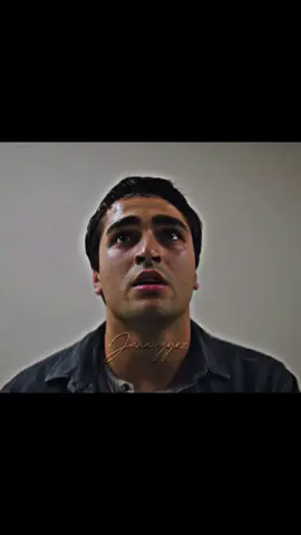 عائلته اتخلت عنه و هو صغير و دمرو حياته بس هو ما قدر يتخلى عن بنت اخوه🥹🤍و ماذا عن طيبة قلب باران🥹🥹🥹#mertramazandemir #fyp #metrukadam #yalicapkini #مارت_رمضان_ديمير 