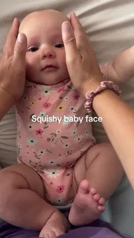 Squishy baby face 👶🏼 #squishybaby #babyface #babiesoftiktok #funnybaby #fyp 