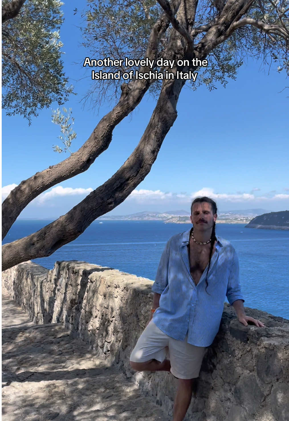 Spent the day at the Castle of Ischia with my friend Manon 🤍  #discovery #italia #sealife 