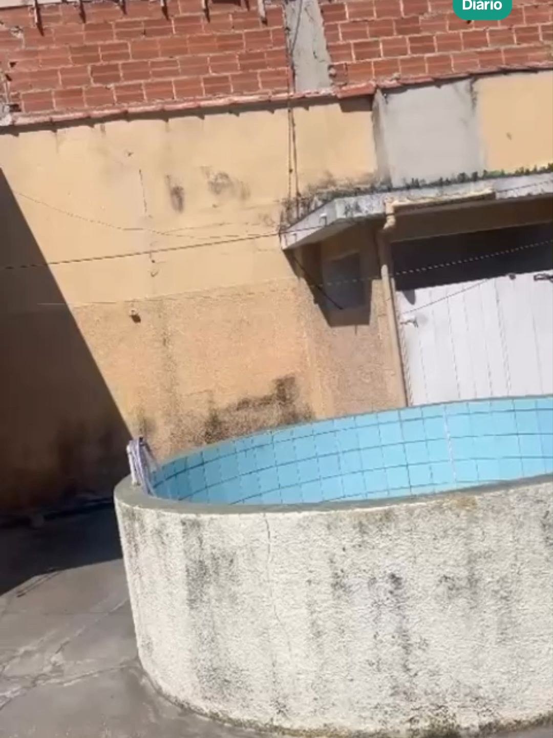 O senador Flávio Bolsonaro (PL-RJ) relatou, nas redes sociais, que a mãe dele e os avós foram feitos reféns em um assalto à casa da família, no Município de Resende, no Sul do Rio de Janeiro. Os criminosos, armados, pediam 