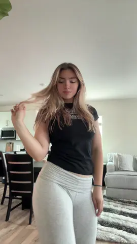 I don’t do this dance very often lol #bodycon #viralvideo #OOTD 