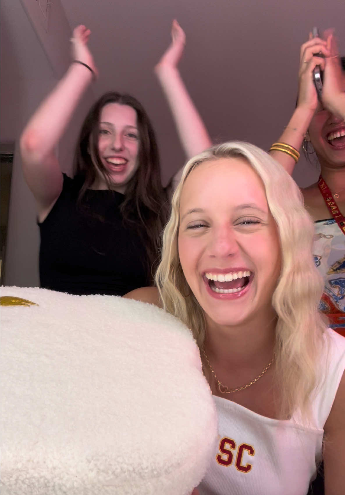 first dorm PR unboxing! thank you @Dove Beauty & Personal Care #college #usc 