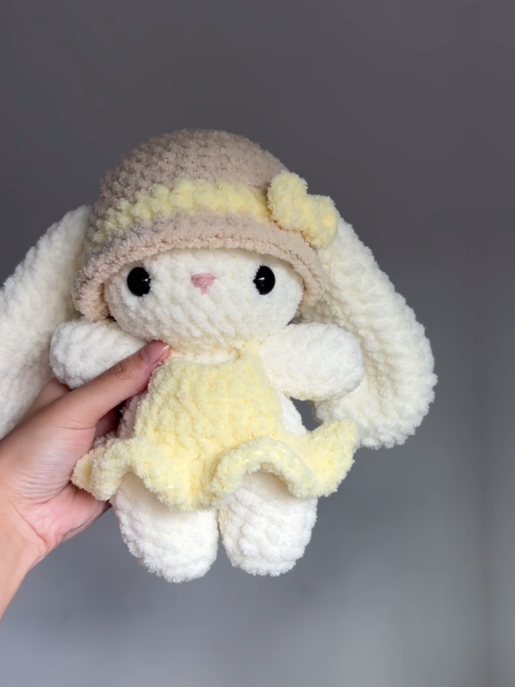 ✨ Curso de Amigurumi para iniciante 🧶 Aprenda do zero e faça suas primeiras peças lindas ainda essa semana! 🌟 👉 Link na bio! #crochê #amigurumieu #artesanatobrasil 