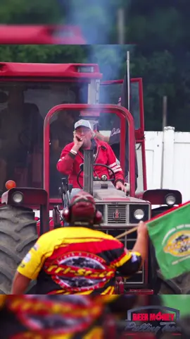 Flick it and send it!! #stock #farmstock #tractorpulling