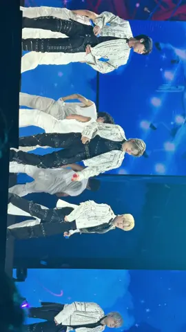 Blue Hour #TXT #TXT_ACT_TOMORROW #TOMORROW_X_TOGETHER @TOMORROW X TOGETHER 