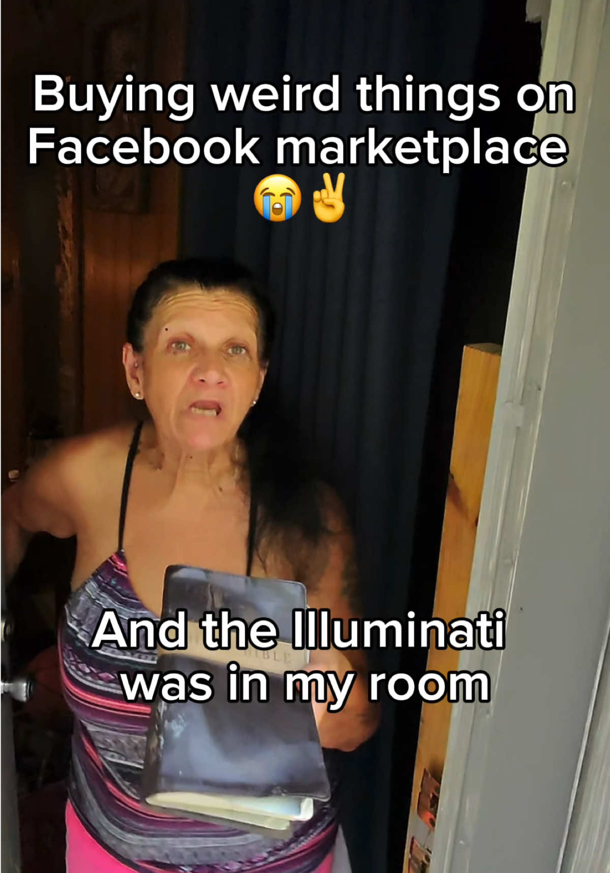 I think she’s scamming 😭✌️#facebook #typ #prank