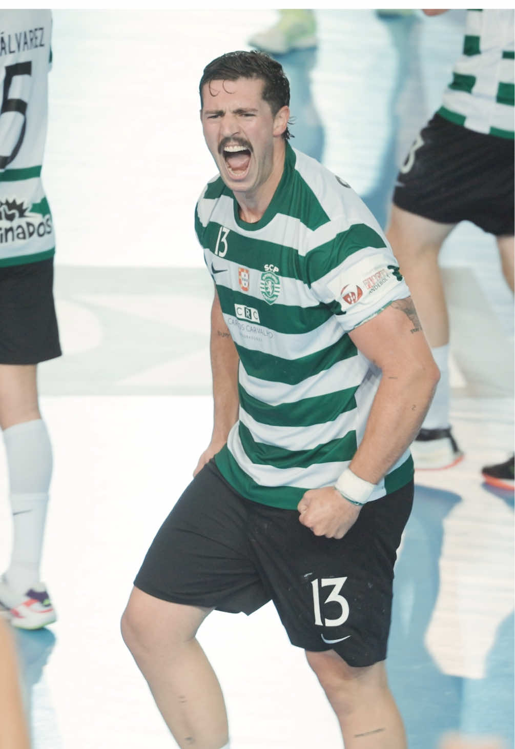 A época do #AndebolSCP começou como terminou a anterior: a 𝙂𝘼𝙉𝙃𝘼𝙍 🏆 Vídeo completo no nosso YouTube 🎥 #SportingCP #Supertaça #Andebol #TikTokDesporto 